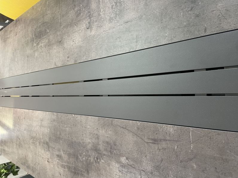 Table ZOZA 250 x 90 cm / 10 places de chez PROLOISIRS Latour Mobilier